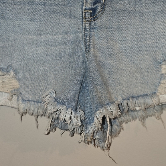 American Eagle Outfitters Light Wash Distressed Jean Shorts - Picture 3 of 10